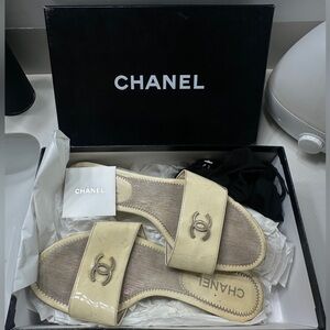 CHANEL Beige Mules